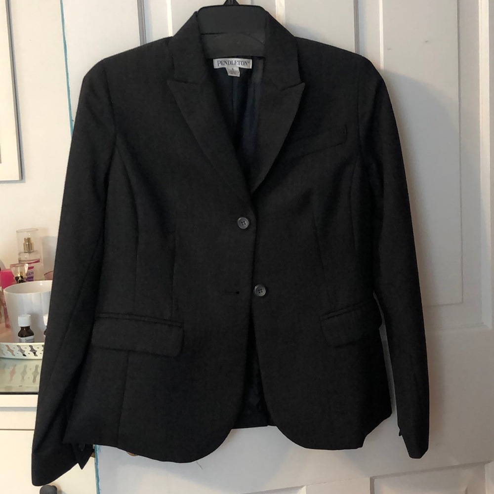 Pendleton gray business jacket, hardly worn size 4